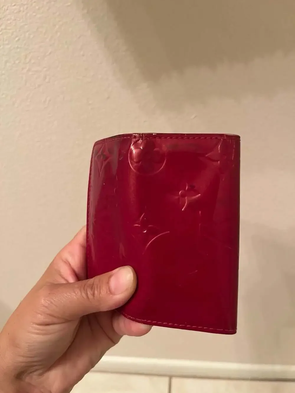 Louis Vuitton Monogram Vernis Multicles 4 Key Holder in Pomme D'Amour Red